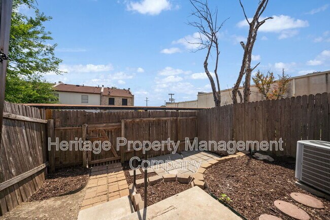 Building Photo - 6427 Wurzbach Rd