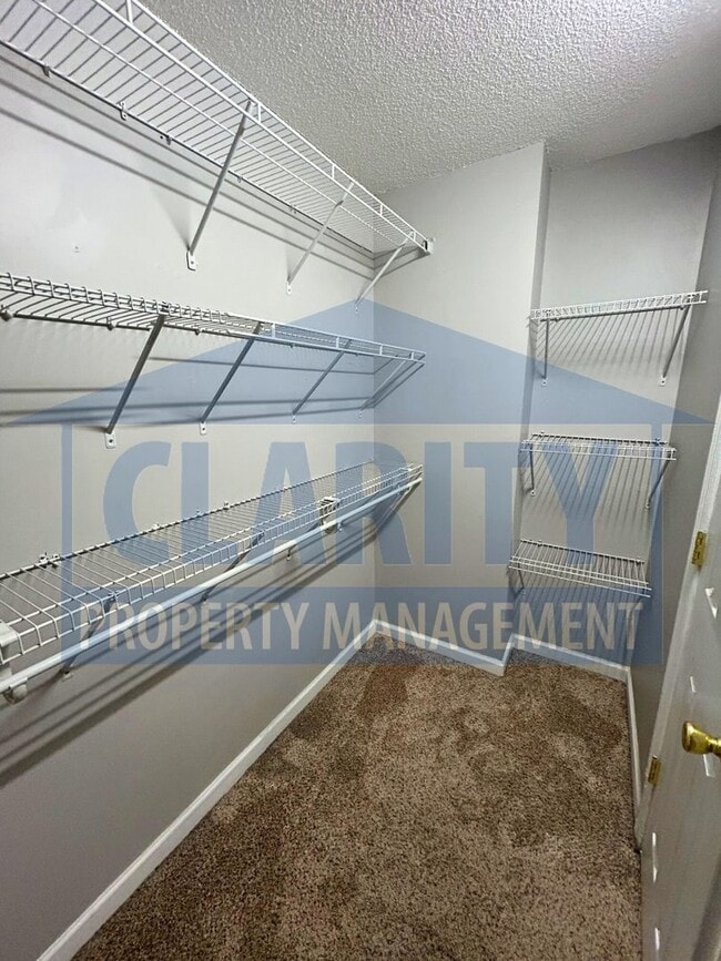 Building Photo - Three bedroom home in a quiet neighborhood!