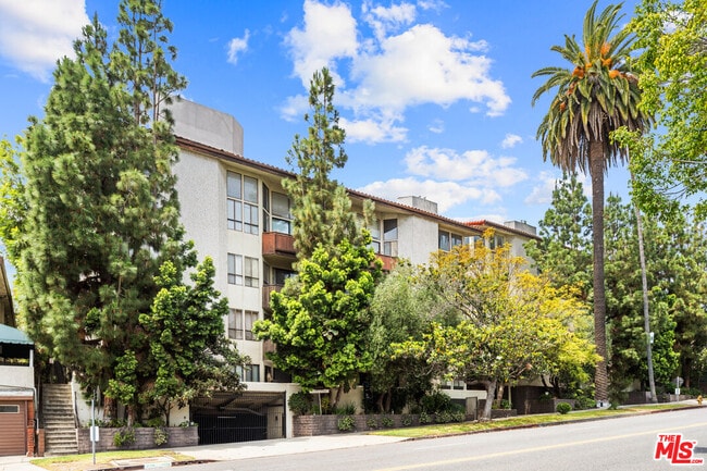 Building Photo - 1277 S Beverly Glen Blvd