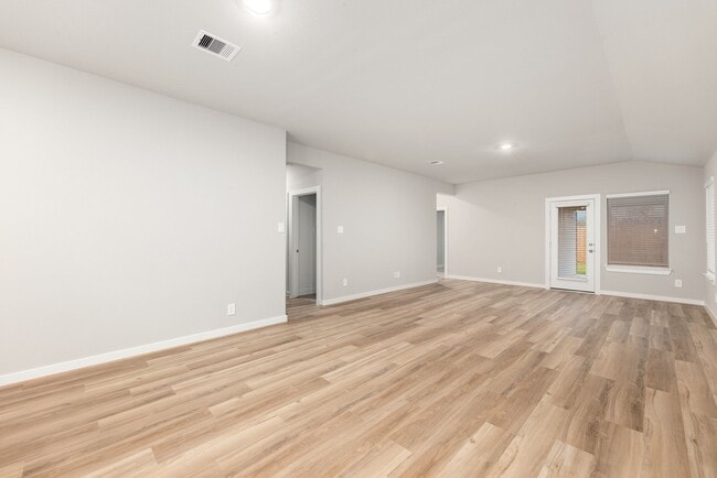 Building Photo - 6623 Castella Dr