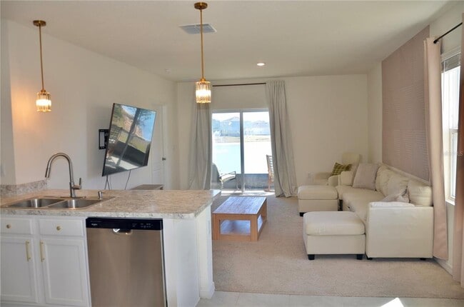 Building Photo - 216 Eagleview Loop