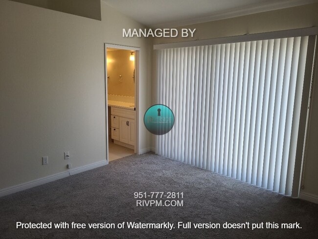 Building Photo - Beautiful home with great curb appeal!