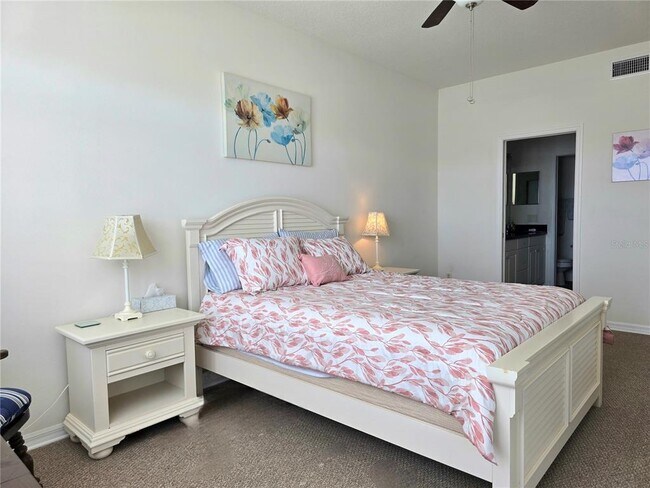 Building Photo - 6446 7th Ave Cir W