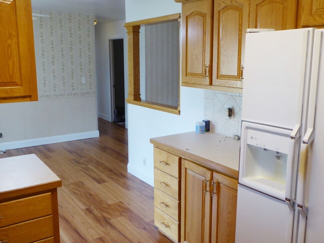 Building Photo - 813 Sherry Dr