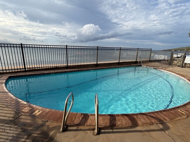 Building Photo - Maalaea Oceanfront Furnished One Bedroom