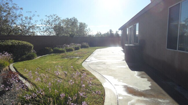 Building Photo - Single Story 4 BR 2.5 BA  Home On Cul-de-sac With 3 Car Attached Garage