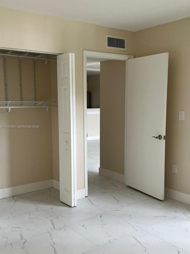 Building Photo - 10801 SW 109th Ct