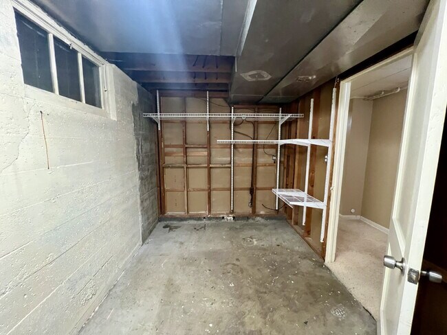 Building Photo - Great Home Close to CFD!