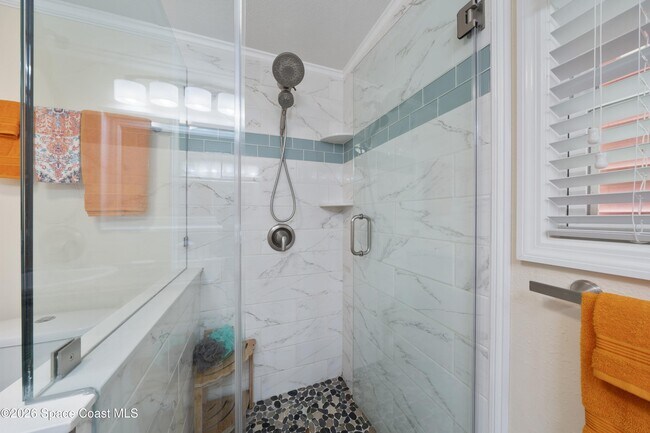 Building Photo - 380 Norwich Ln