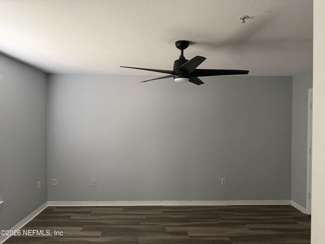 Building Photo - 7800 Point Meadows Dr