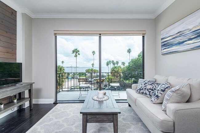 Building Photo - 2109 Bayshore Blvd