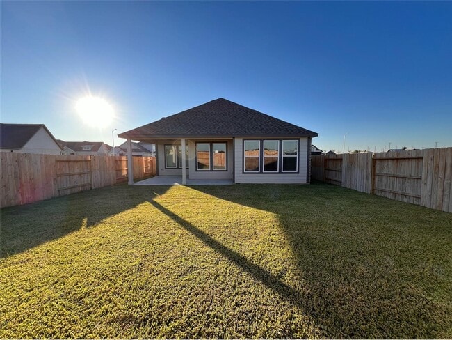 Building Photo - 7618 Coral Lk Dr