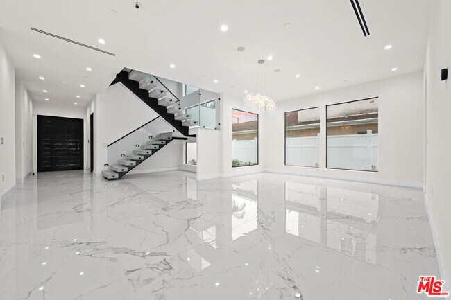 Building Photo - 1439 Edris Dr