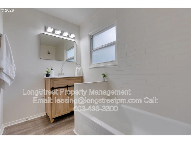 Building Photo - 3315 SE 127th Pl