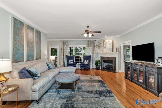 Building Photo - 230 Bishop Farm Way