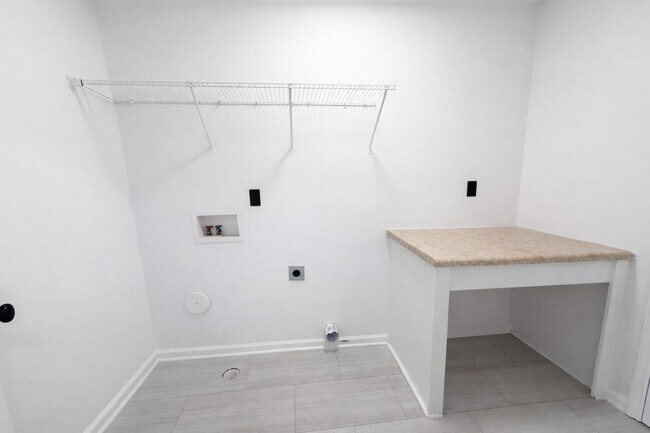 Building Photo - 12881 Clydesdale Dr