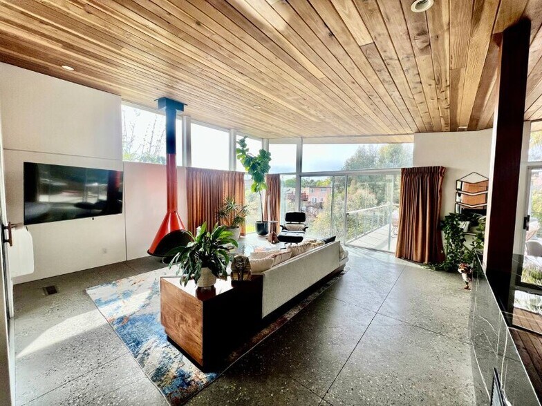 Building Photo - 3066 Nile St