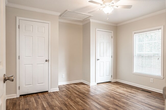 Building Photo - 435 W Baltimore Ave