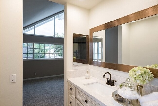 Building Photo - Impeccable 4BR 2.5BA Home with Pool, Near ...