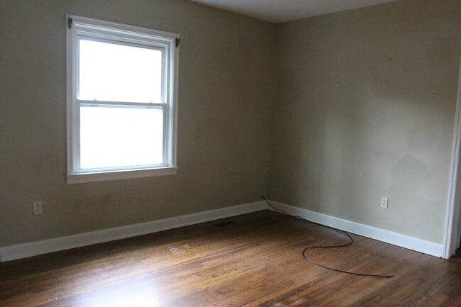 Building Photo - 1114 10th Ave