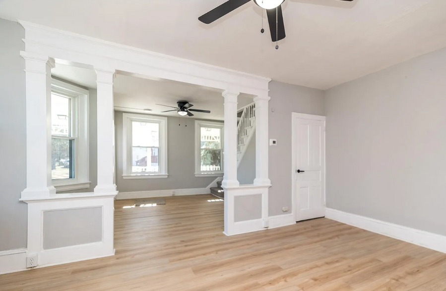 1st floor - 708 E Walnut St