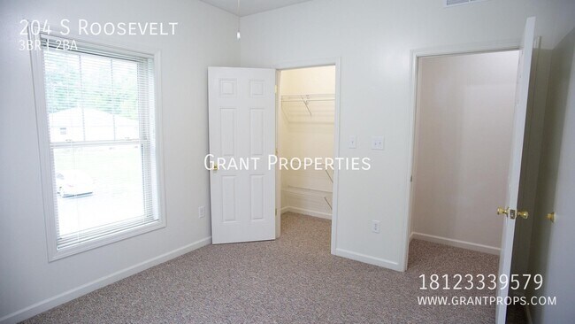 Building Photo - 204 S Roosevelt St
