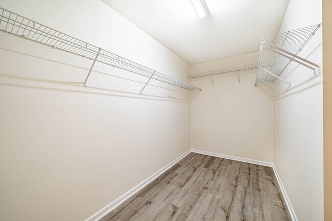 Building Photo - 718 Delta Downs Dr