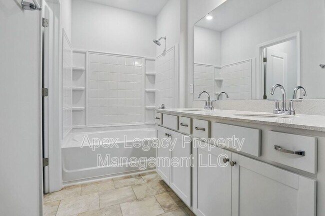 Building Photo - 112 Central Townes Wy