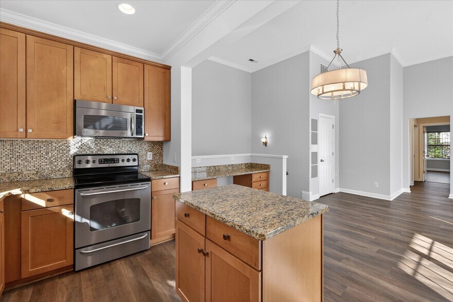 Building Photo - 15208 Loire Valley St