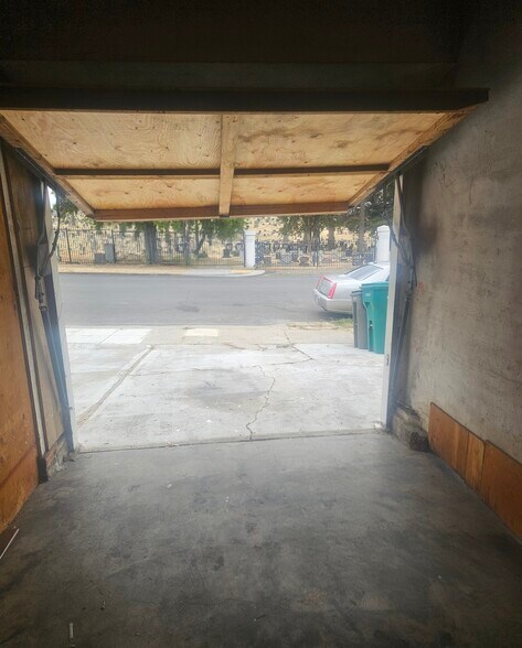 Garage/Driveway - 3201 64th Ave