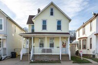 Building Photo - DUBUQUE:  NICE Duplex, hardwood floors, Ce...
