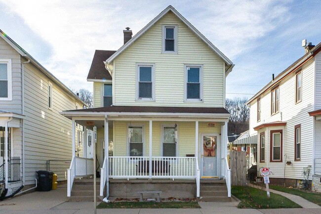 DUBUQUE: NICE Duplex, hardwood floors, Ce... - DUBUQUE:  NICE Duplex, hardwood floors, Ce...