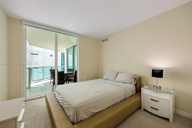 Building Photo - 150 Sunny Isles Blvd