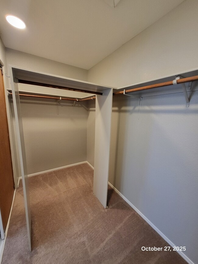 Building Photo - 2113 Harbor Cliff Dr