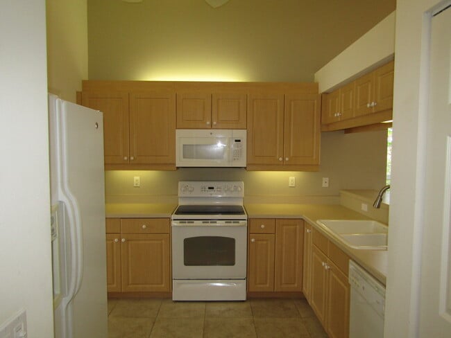 Building Photo - 868 Saranac Lake Dr