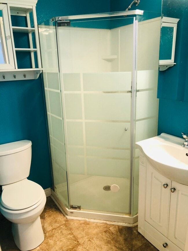 Building Photo - House- NW