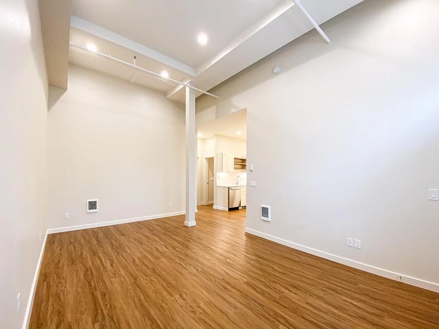 Building Photo - 311 N 77th St