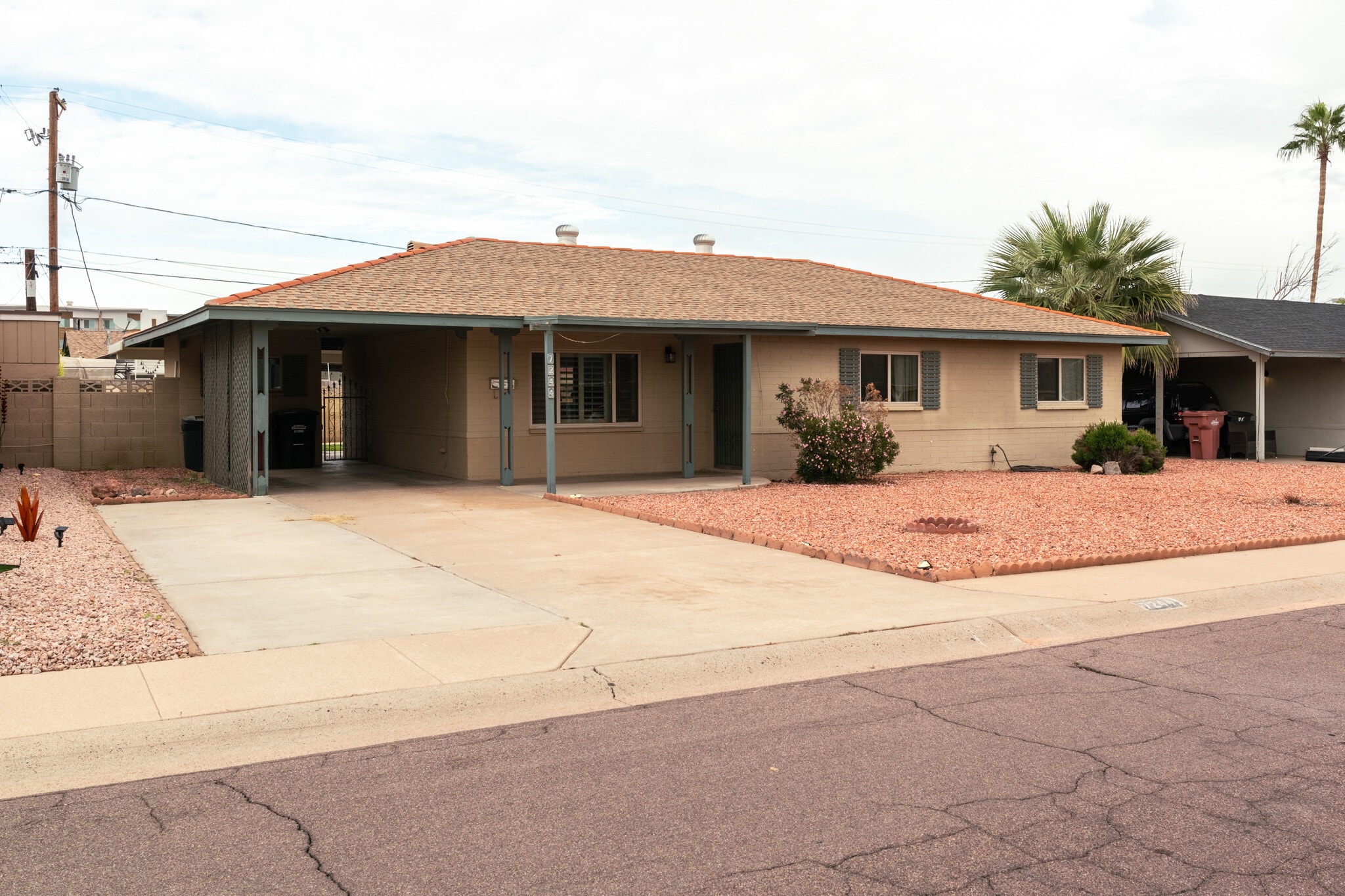 Building Photo - 7244 E Coronado Rd