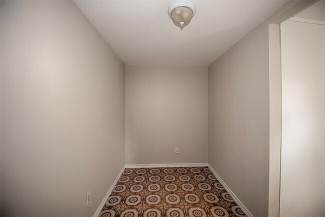 Building Photo - 1213 1st Ave N