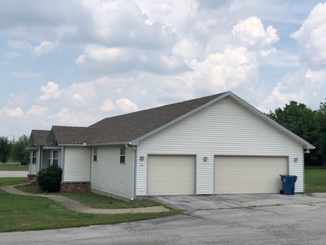3 car garage - 2311 Connecticut Ave