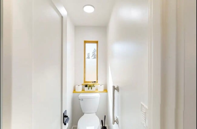 Building Photo - $2,700 - All Utilities Included Modern ADU with Two Bedrooms Townhouse Ready For Lease!