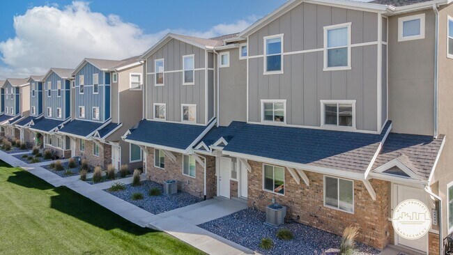 Building Photo - Dublin Farms Townhomes