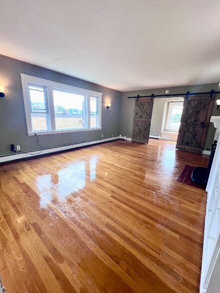 Building Photo - 13 Mechanic St