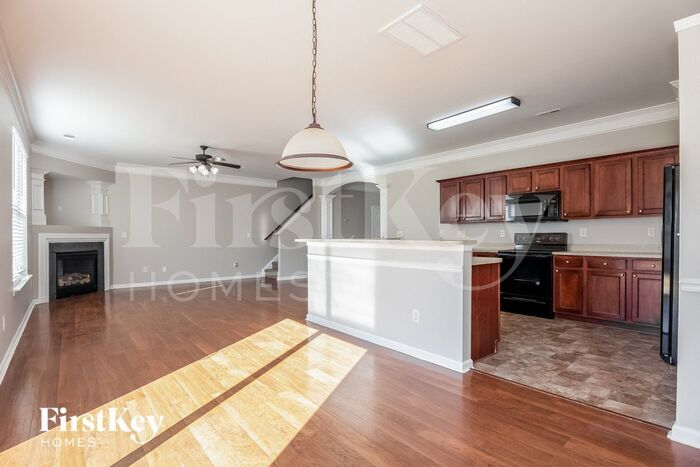 Building Photo - 4247 Bathurst Dr