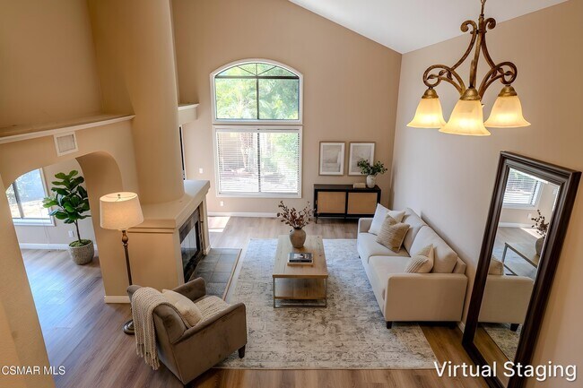Building Photo - 2704 Simi Hills Ln