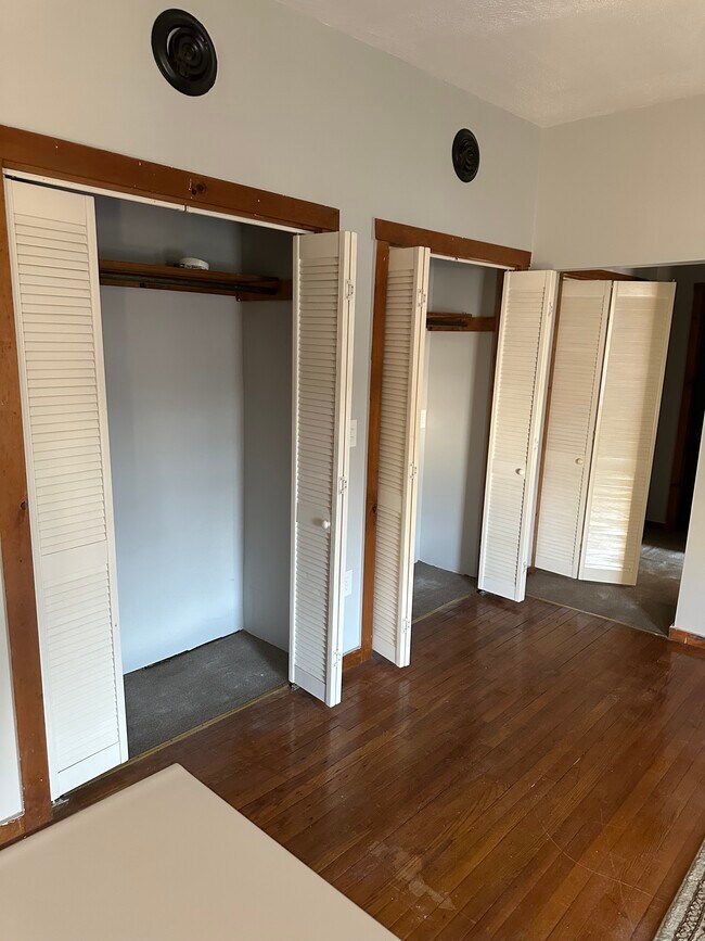 Building Photo - 5224 W Seneca St