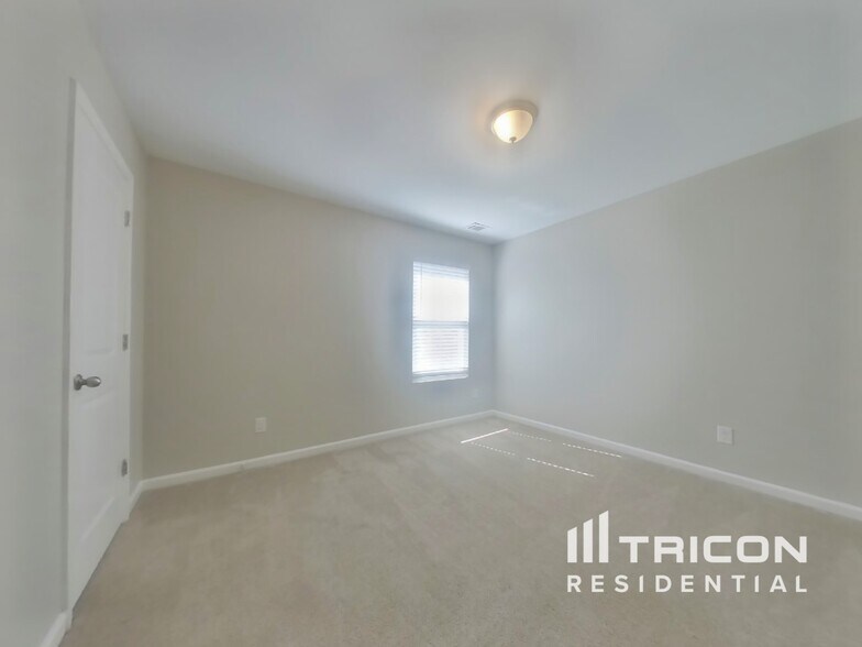 Building Photo - 24 Dusty Dr