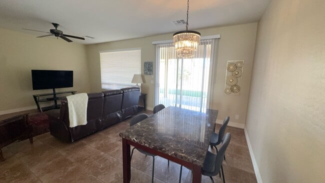 Building Photo - Sunland Springs Village