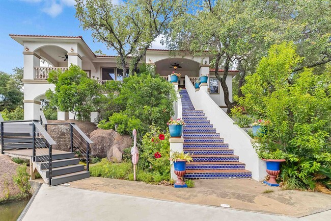 Building Photo - 327 Elm Lodge Dr