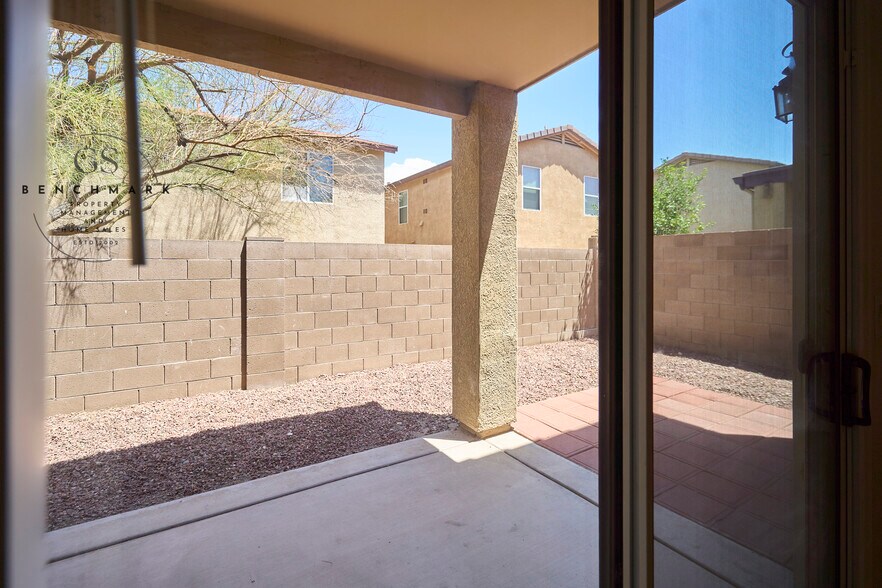 Building Photo - 4211 E Wading Pond Dr